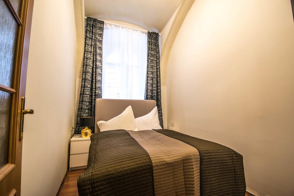 4Bdr Historical Spirit Apt By Ruterra Praga Exterior foto
