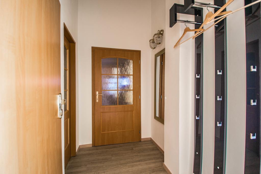 4Bdr Historical Spirit Apt By Ruterra Praga Exterior foto
